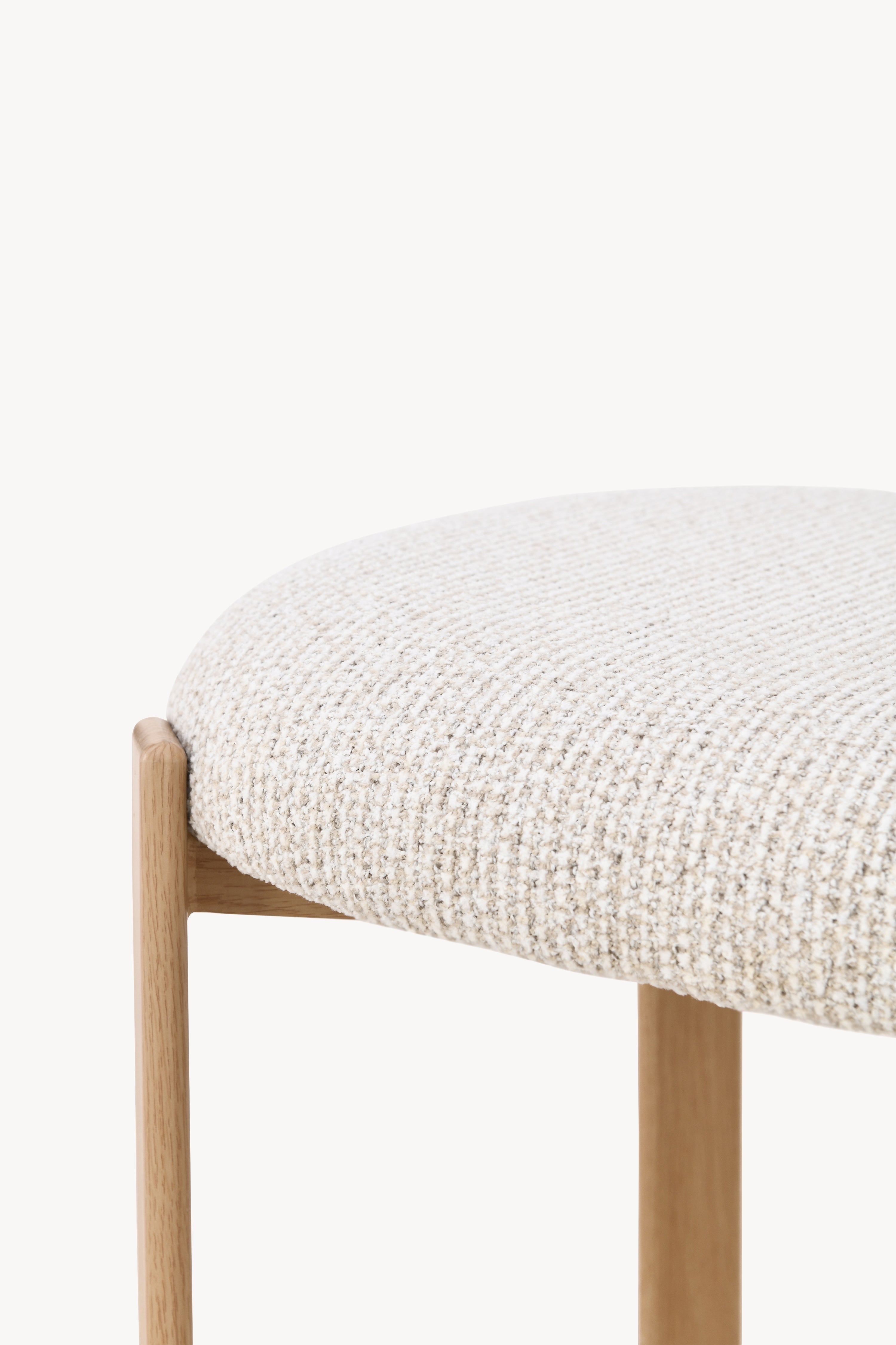 Sedie in tessuto Matilda, Set da 2, Bianco Panna con gambe in metallo finitura legno chiaro - Immagine dettaglio 11