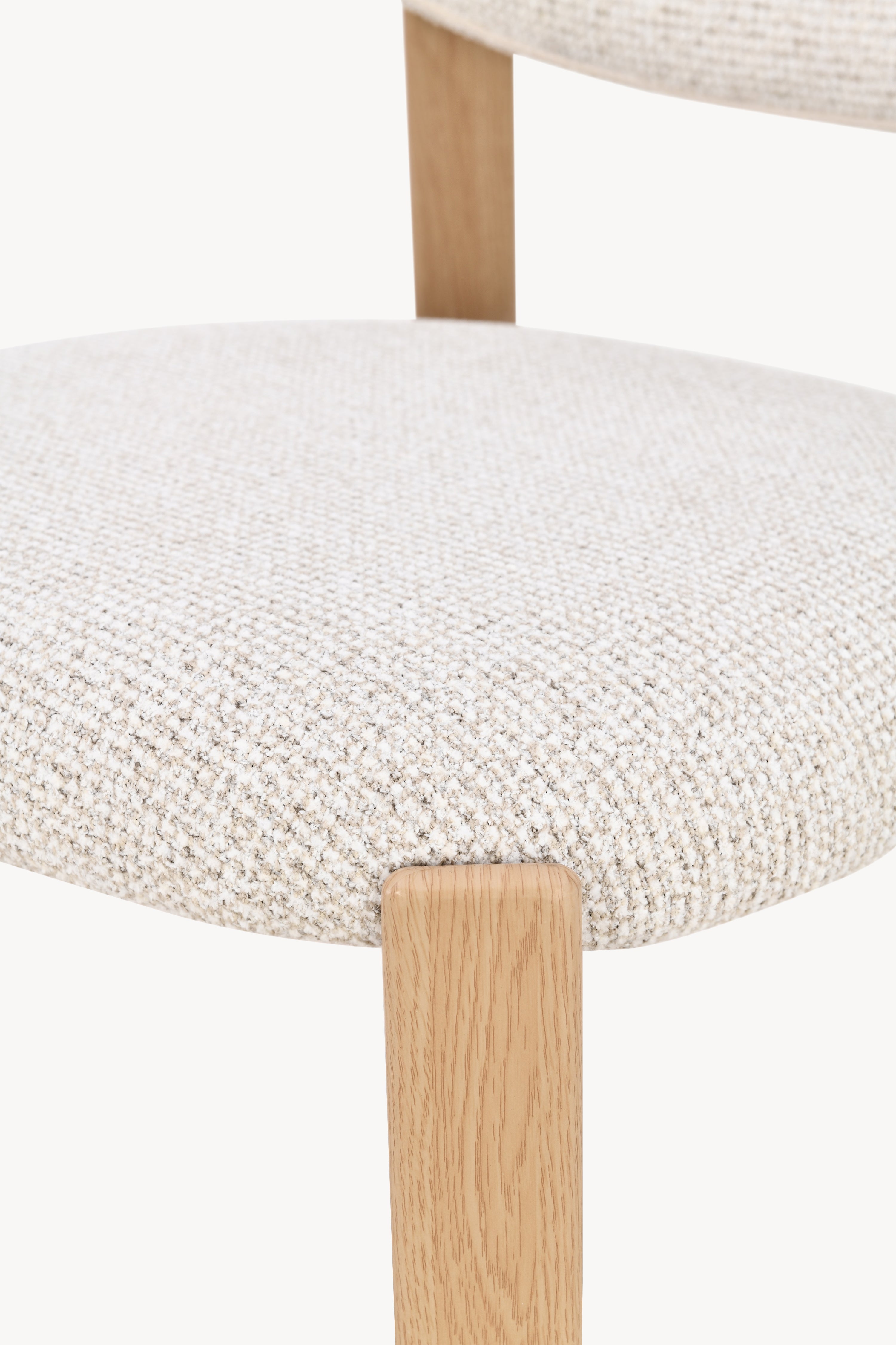 Sedie in tessuto Matilda, Set da 2, Bianco Panna con gambe in metallo finitura legno chiaro - Immagine dettaglio 3