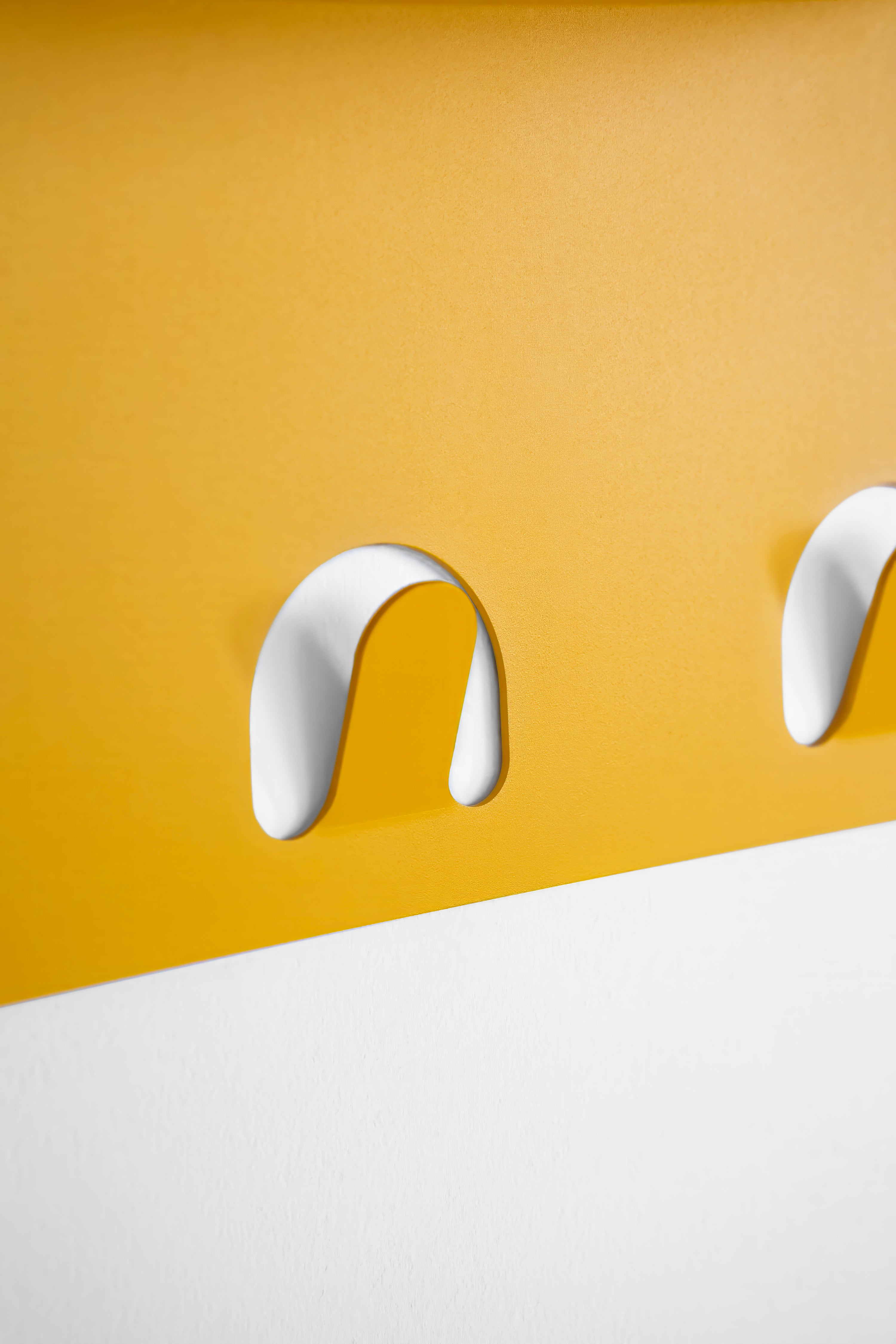 Appendiabiti da parete in metallo Camilla, 40 cm, Giallo Senape - Immagine dettaglio 2