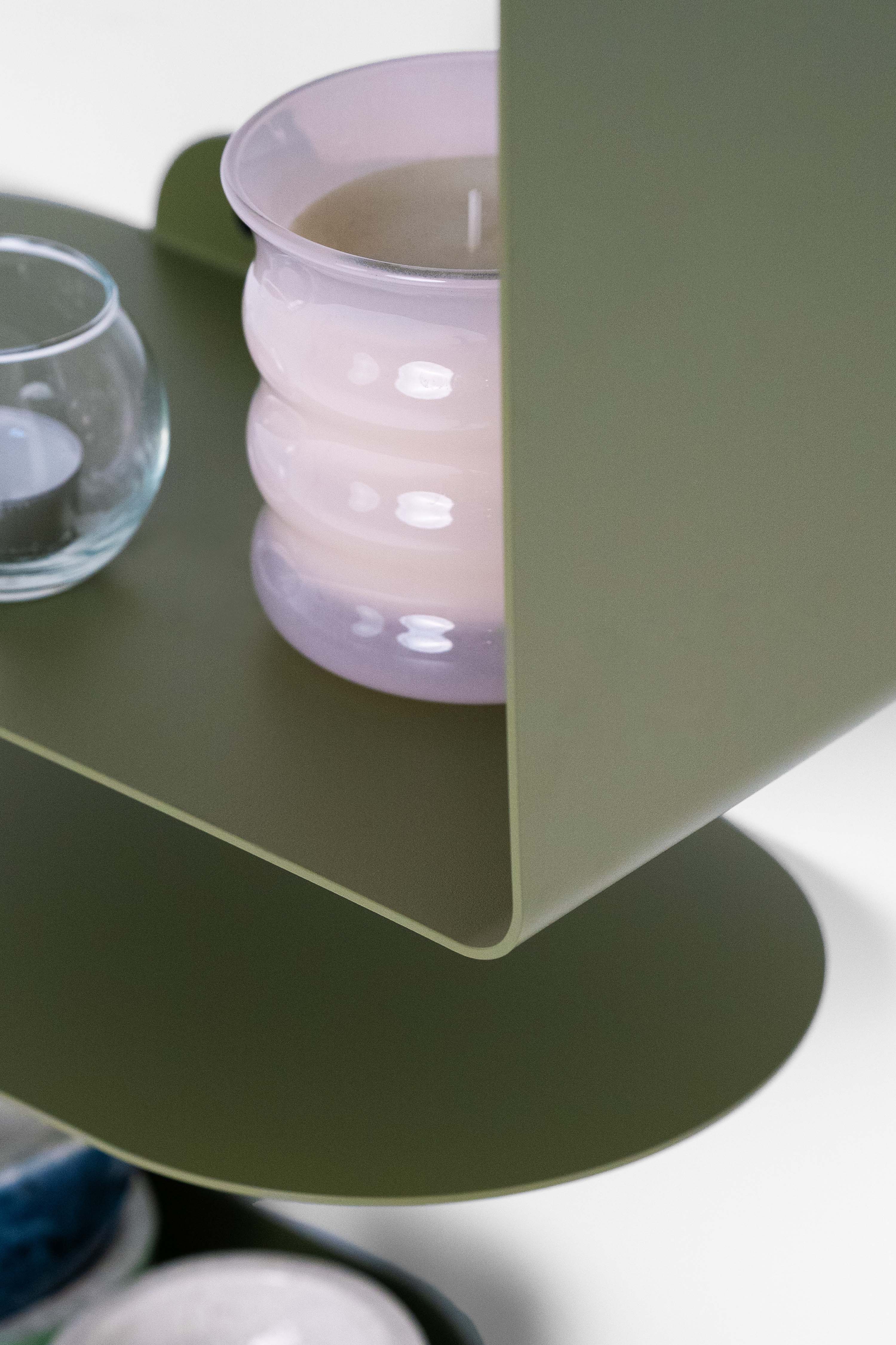 Coppia di mensole in metallo Camilla a C, 60x18x20 cm, Verde Olivia - Immagine dettaglio 2