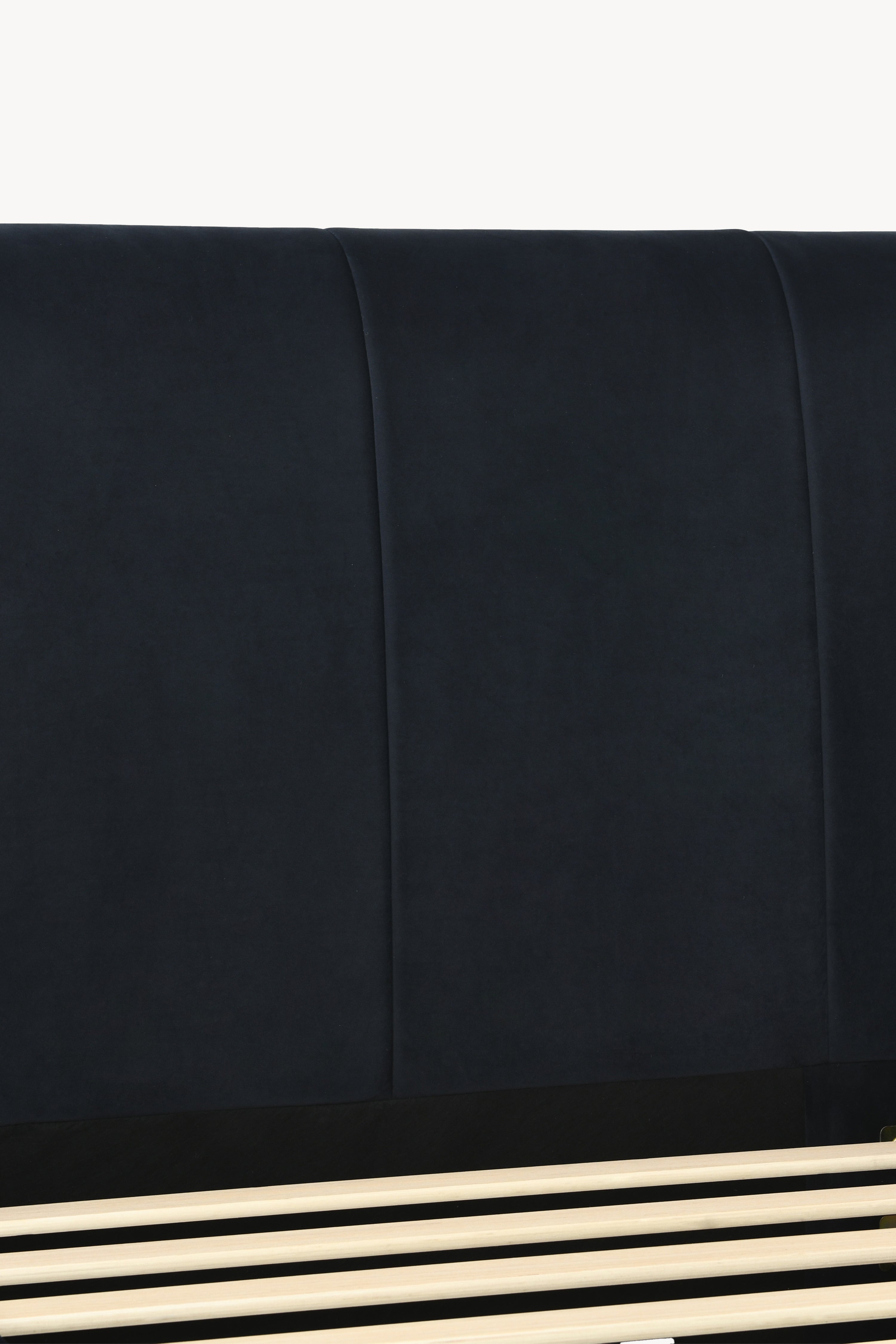 Čalouněná jednolůžková postel Greta na matraci 90x200 cm, Midnight Blue - Detailní obrázek 8