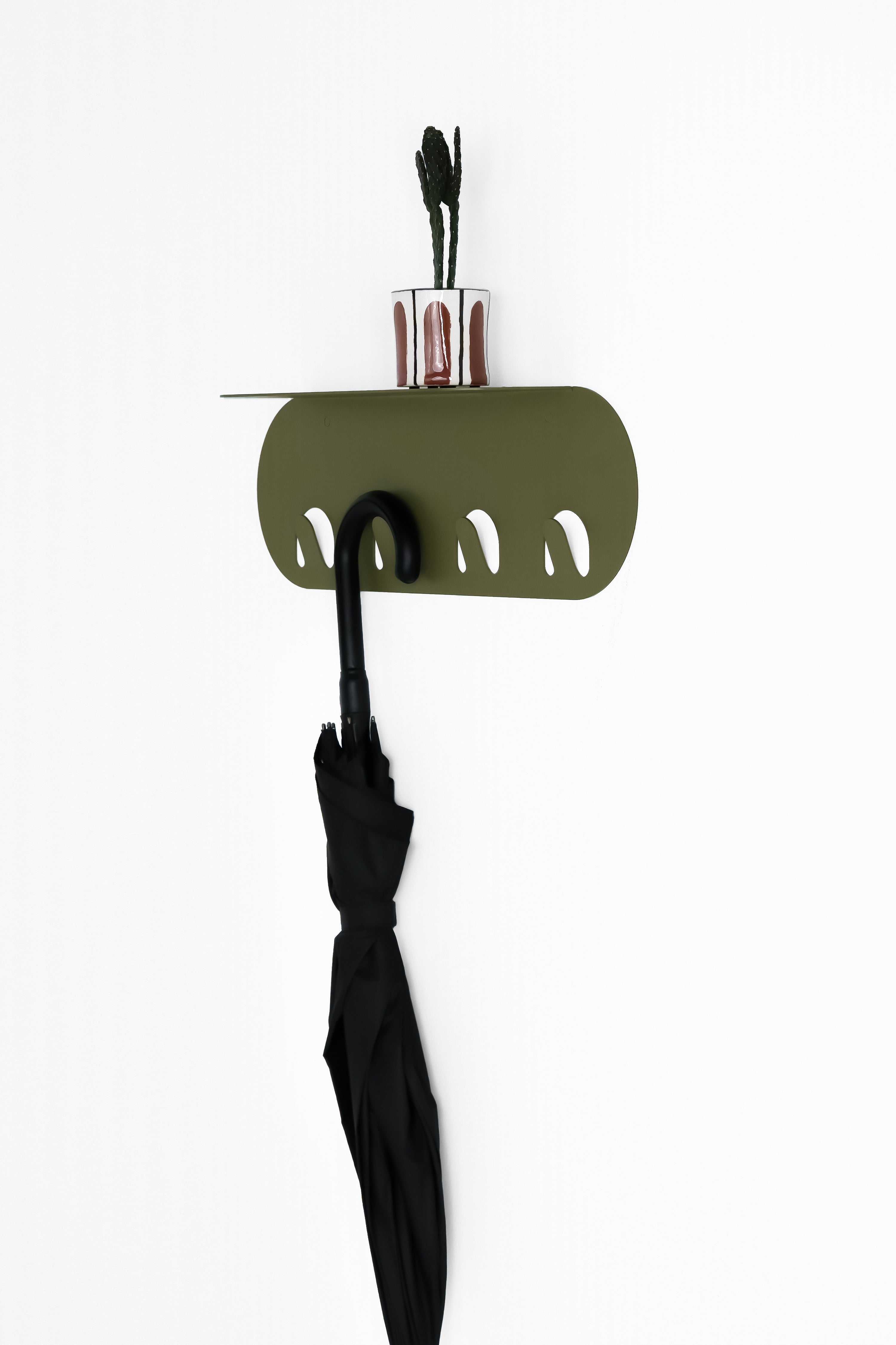Appendiabiti da parete in metallo Camilla, 60 cm, Verde Olivia - Immagine dettaglio 4