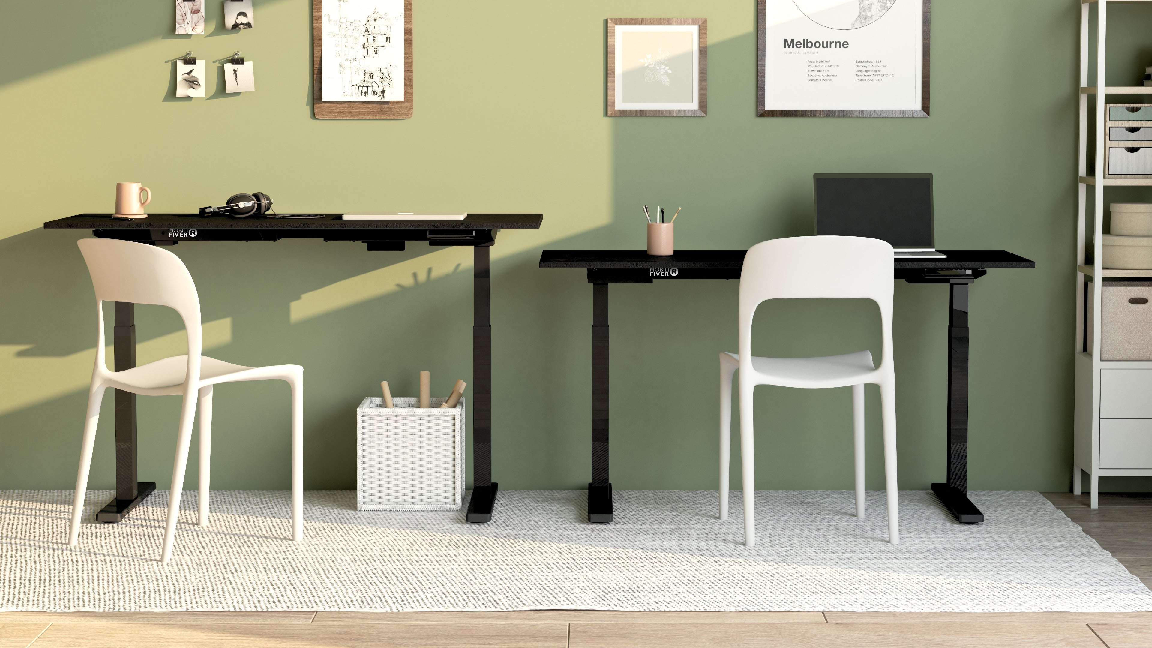 Scrivania Regolabile Clara 120x60 Nero Cemento con Gambe Nere - Immagine ambientata 1