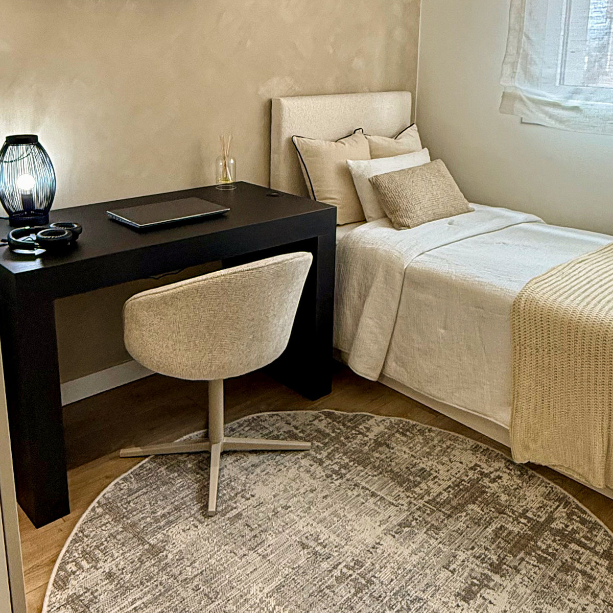 Table de bureau Evolution 120x60, Frêne Noir avec 2 pieds et Chargeur Sans Fil