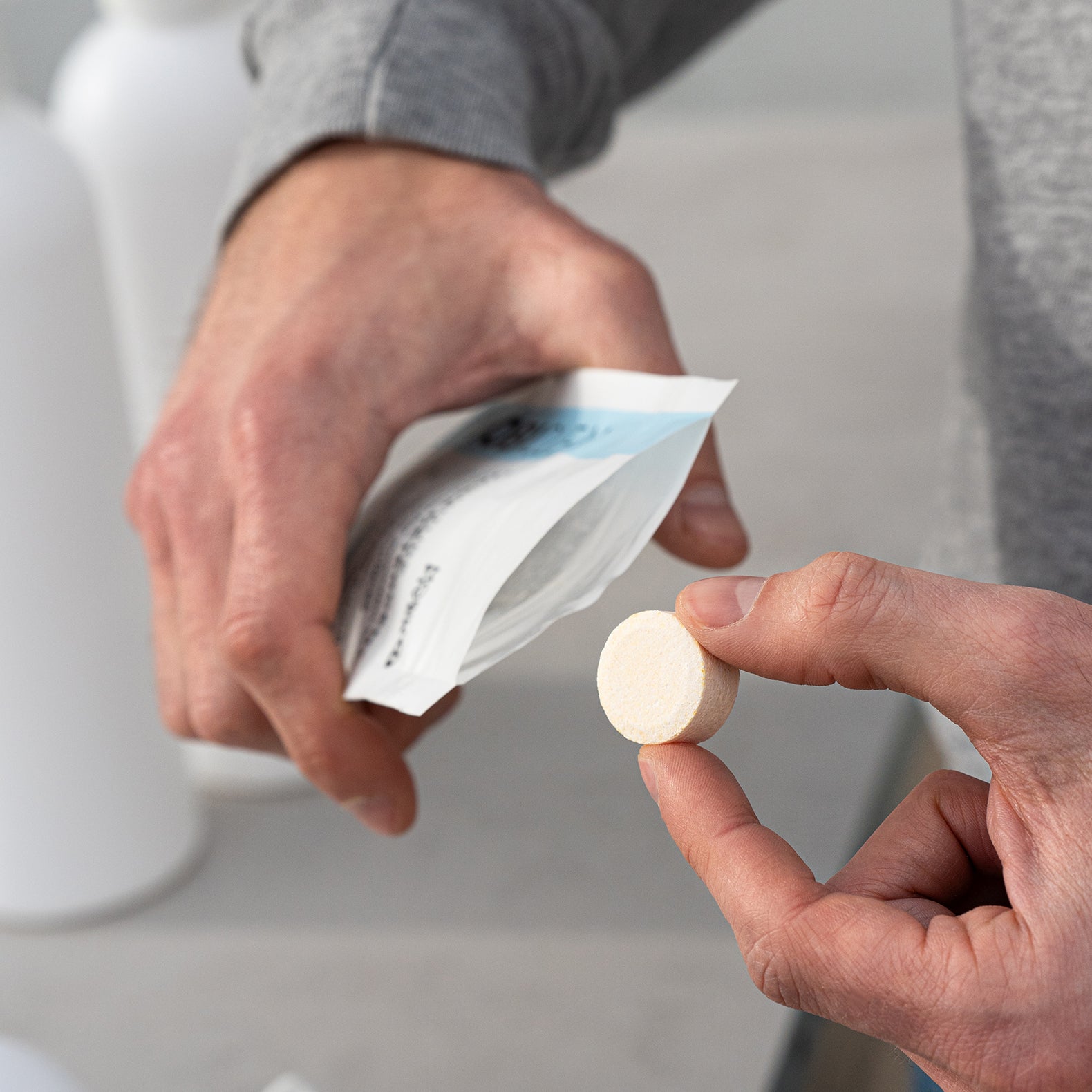 Detergente Mobiclean, Fórmula Profesional Para Melamina y Madera, 2 Pastillas - Detail image 2