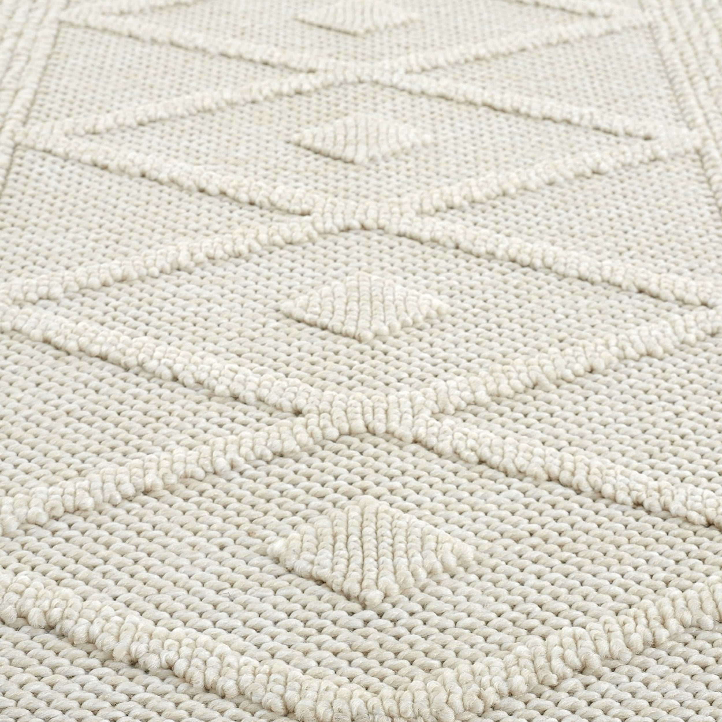 Rectangular Rug Atena 47x98 in, Cream with Diamond Pattern - Detail image 4