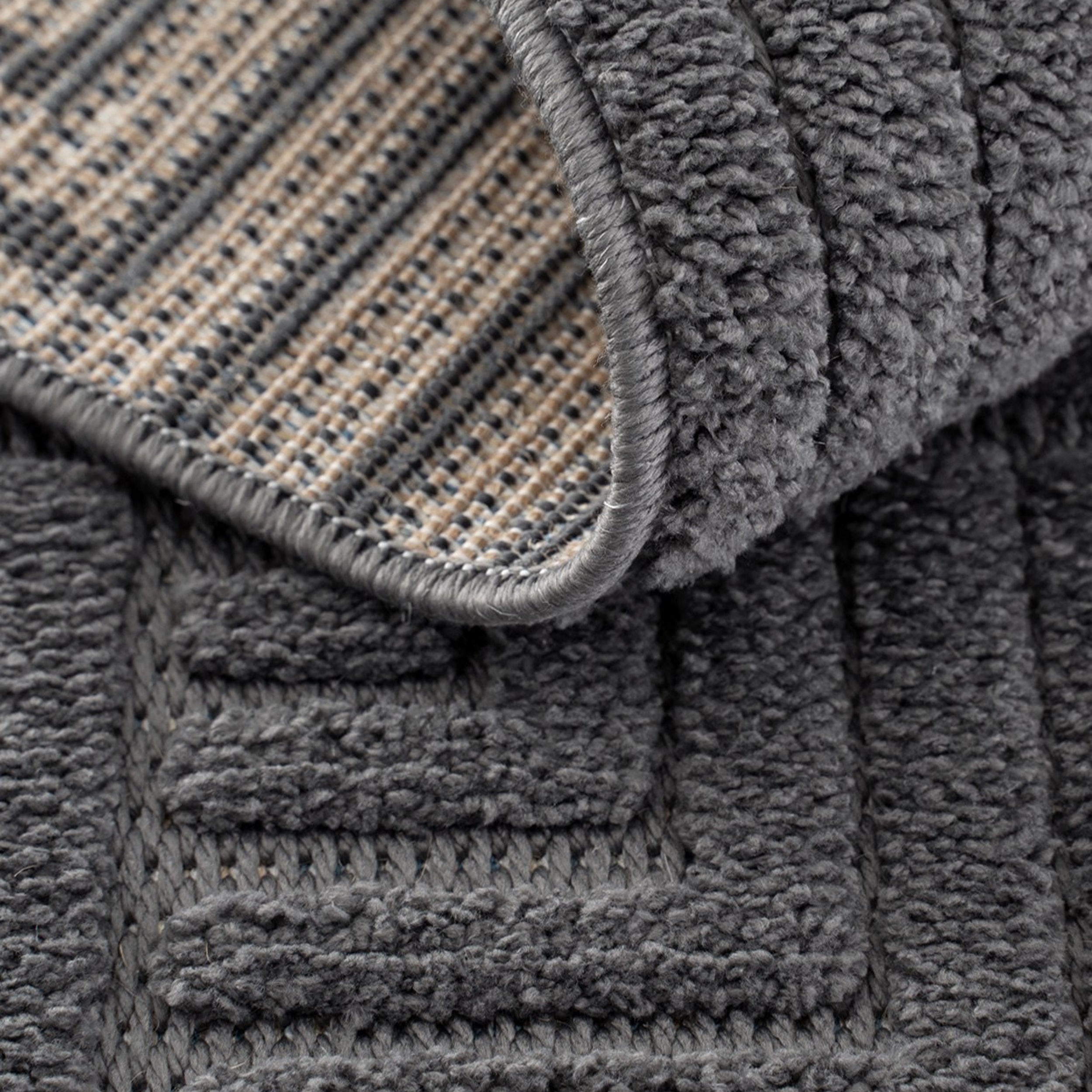 Rectangular rug Pietro 63x91 in, Anthracite with rectangular geometric pattern - Detail image 2