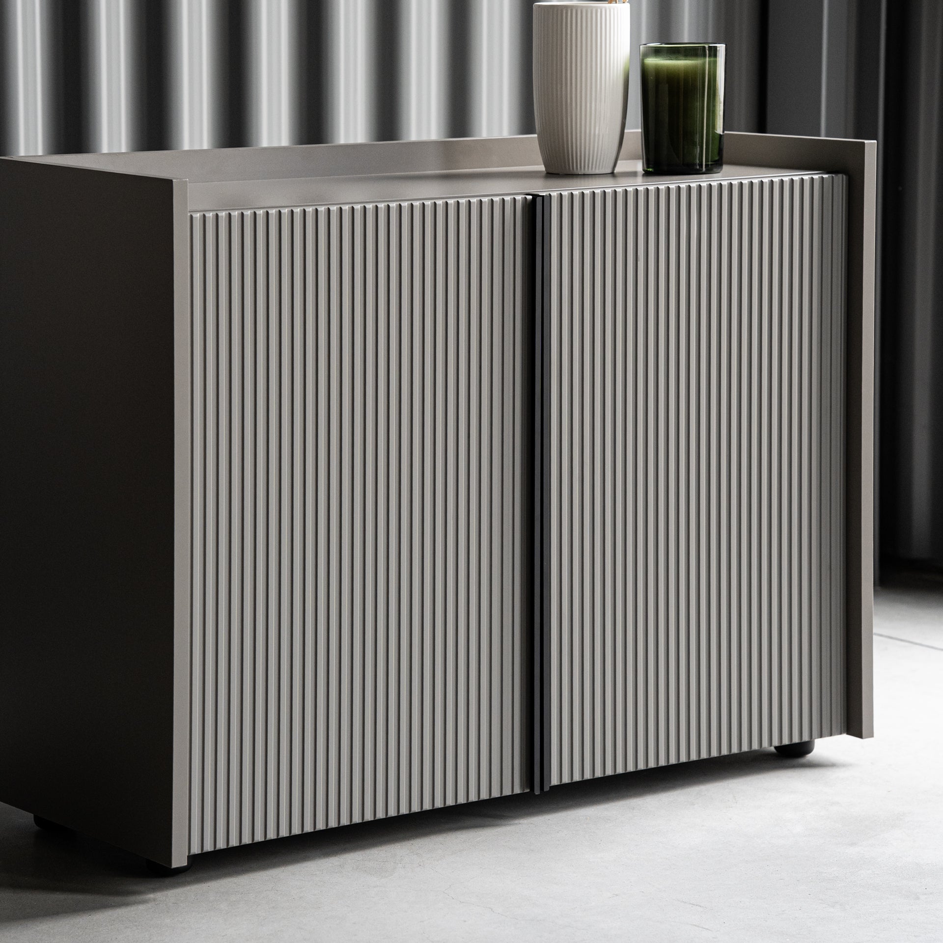 Niedriges gerilltes Sideboard Romina (93,6x36x70 cm), 2 Türen, Kobaltgrau - Set image 4