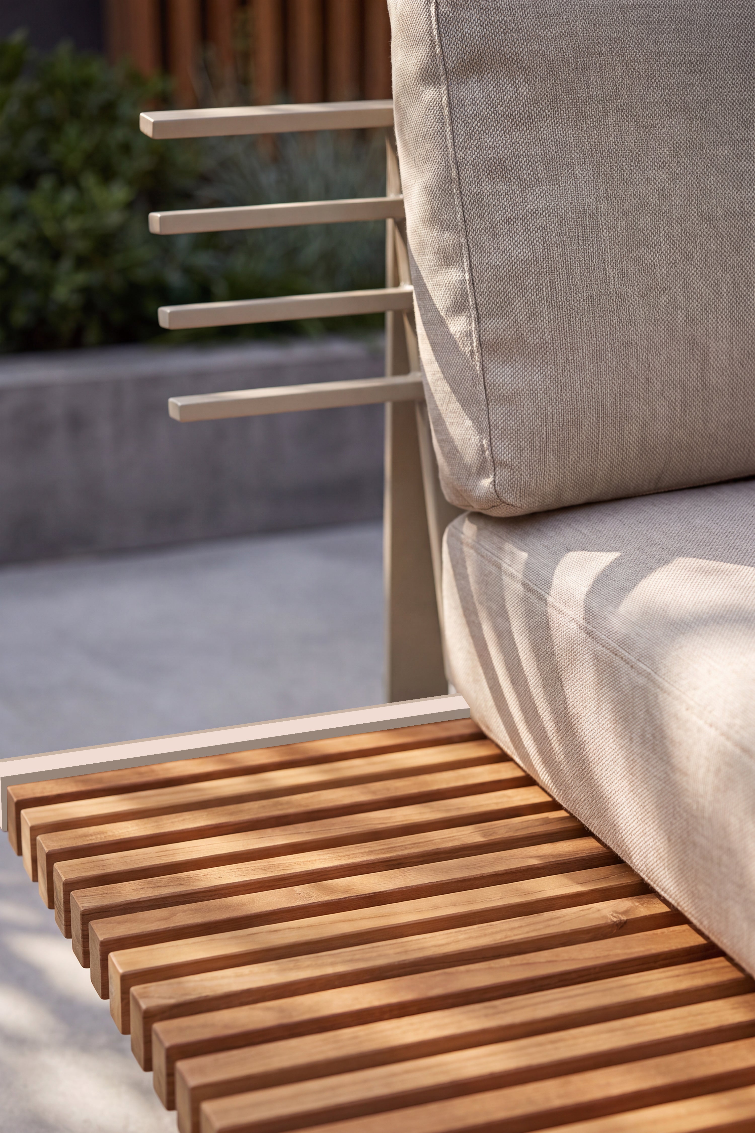 Salotto da giardino divano 3 posti con tavolino a destra e tavolino 120x70cm, Nora, Beige e legno di teak - gallery 5