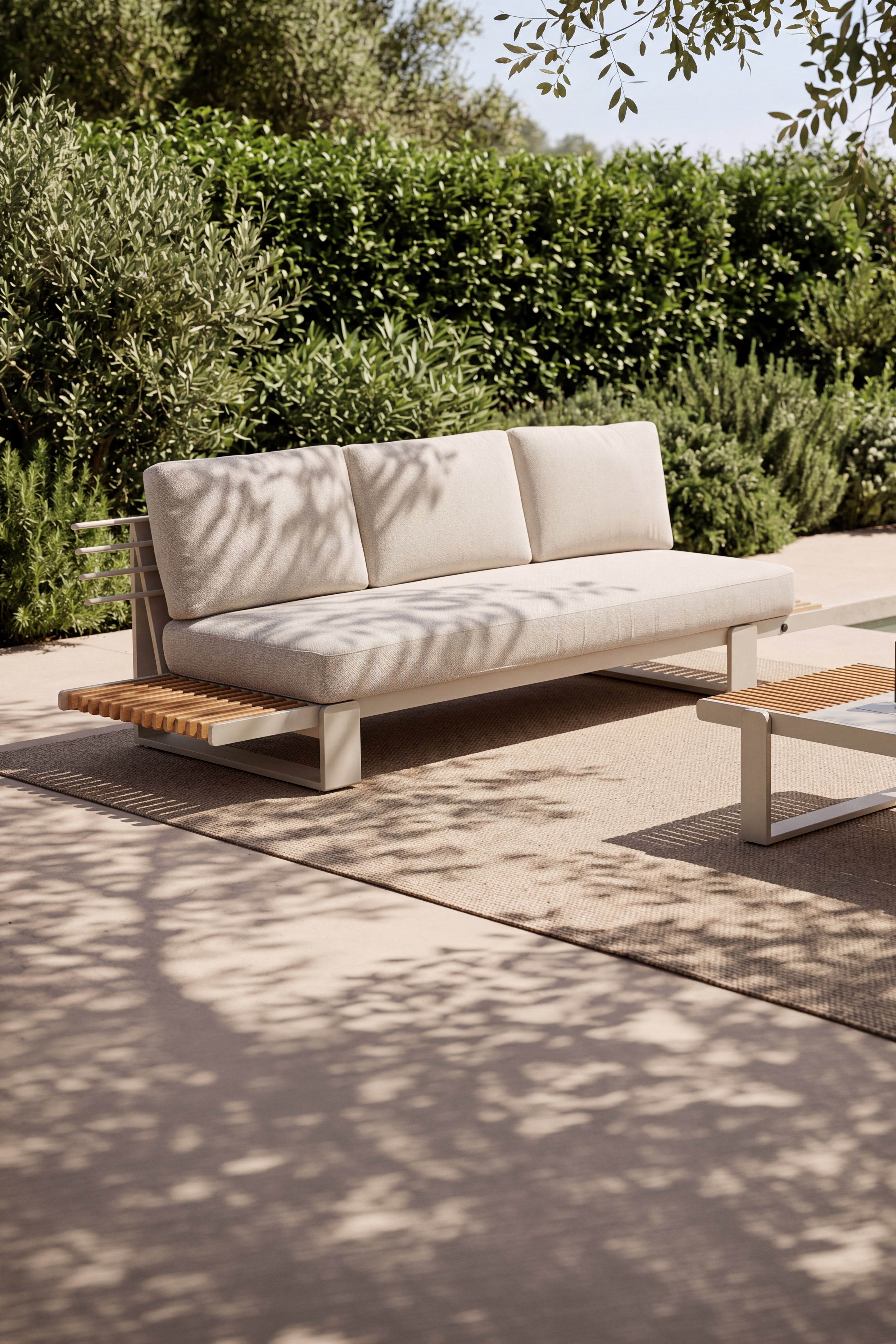Gartensitzgruppe mit 2 Sofas für je 3 Personen und 2 Beistelltischen, Nora, Beige und Teakholz - Detailbild 3