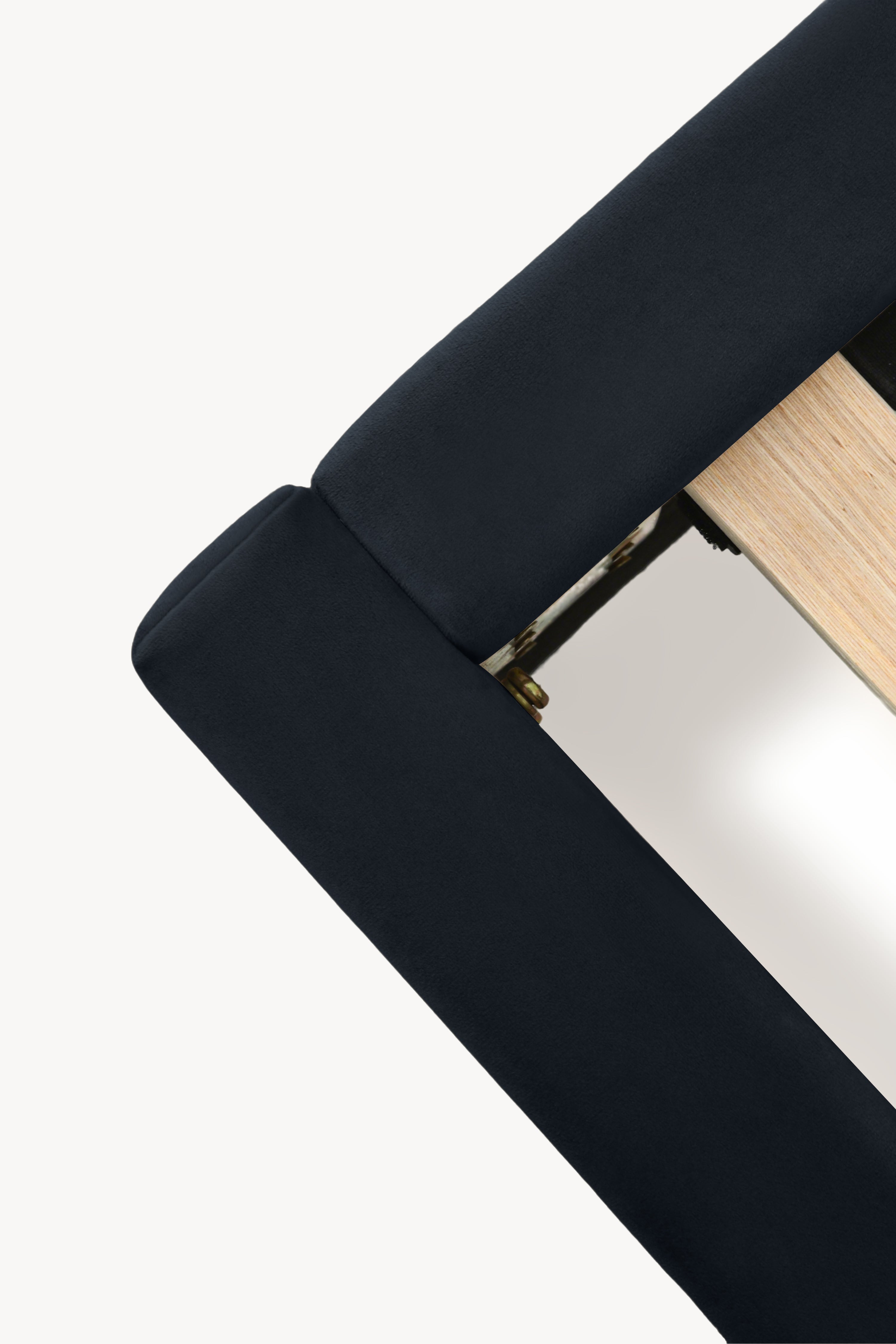 Lit double rembourré Greta pour matelas 160x200 cm, Bleu nuit - Image de détail 2