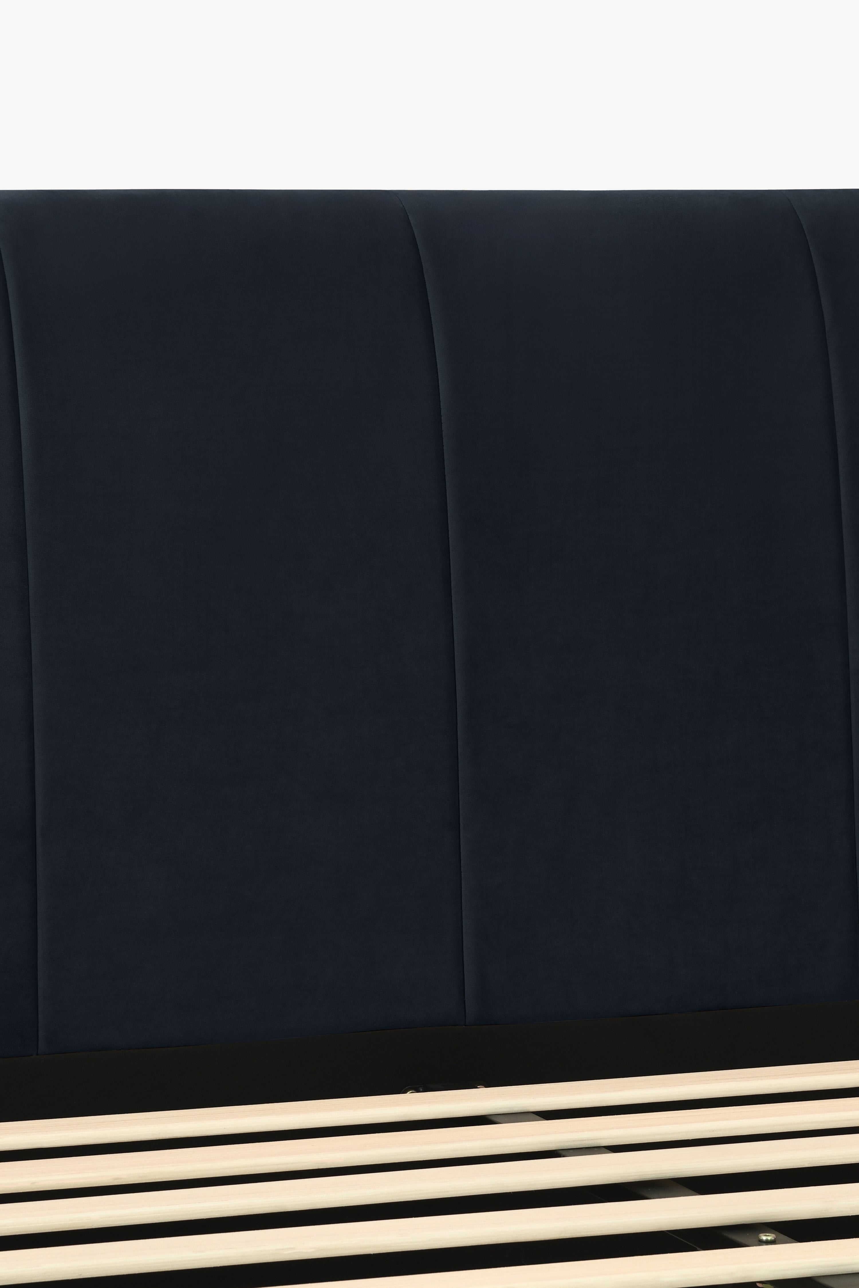Lit double rembourré Greta pour matelas 160x200 cm, Bleu nuit - Image de détail 6