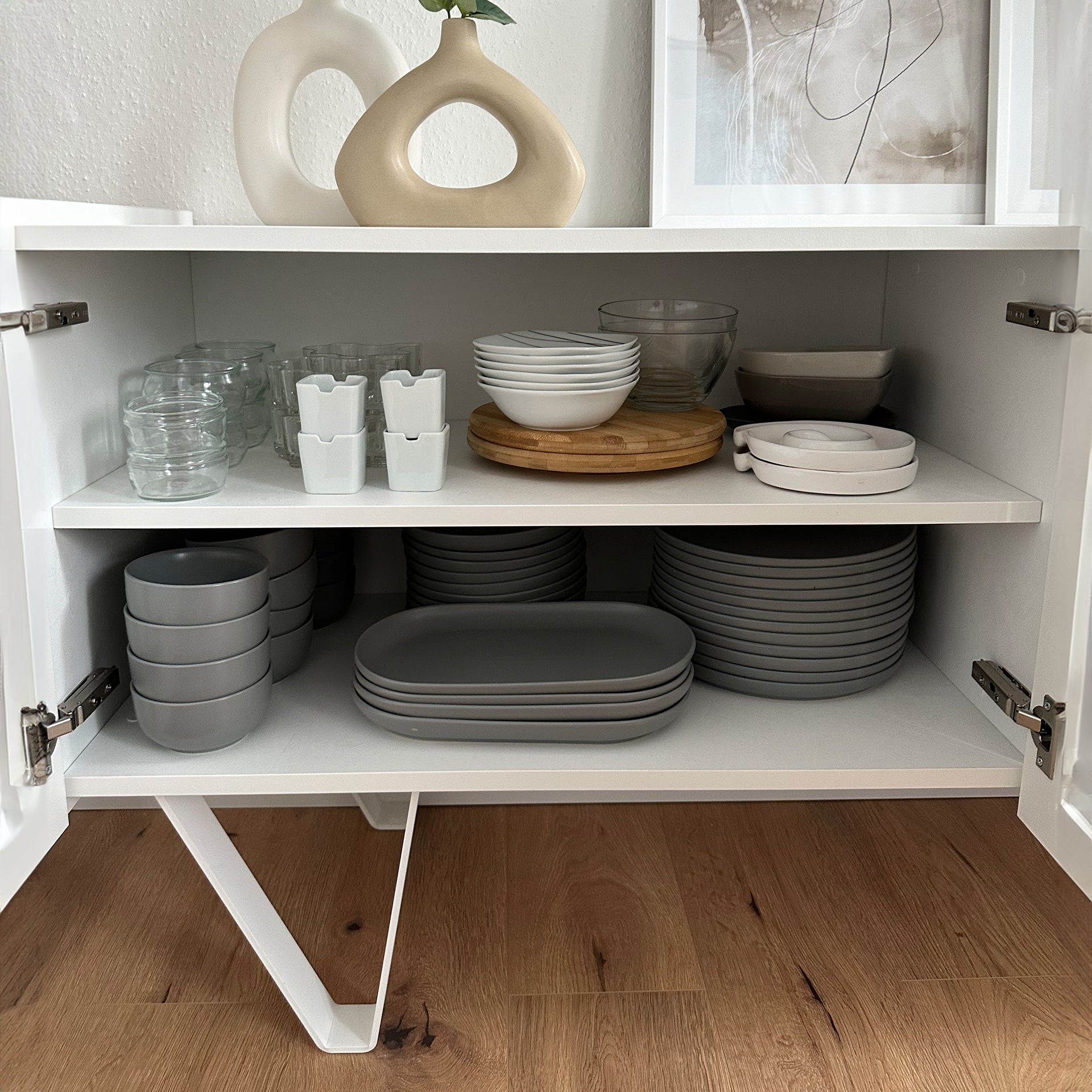 Emma 4-türiges Sideboard mit weißen Beinen, weißer Beton - Set image 3
