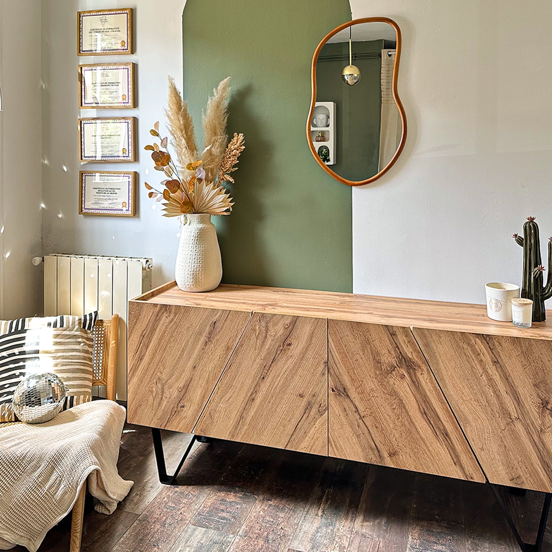 Madia-Buffet 4 ante Emma con gambe nere, Rovere Rustico - Immagine ambientata 2