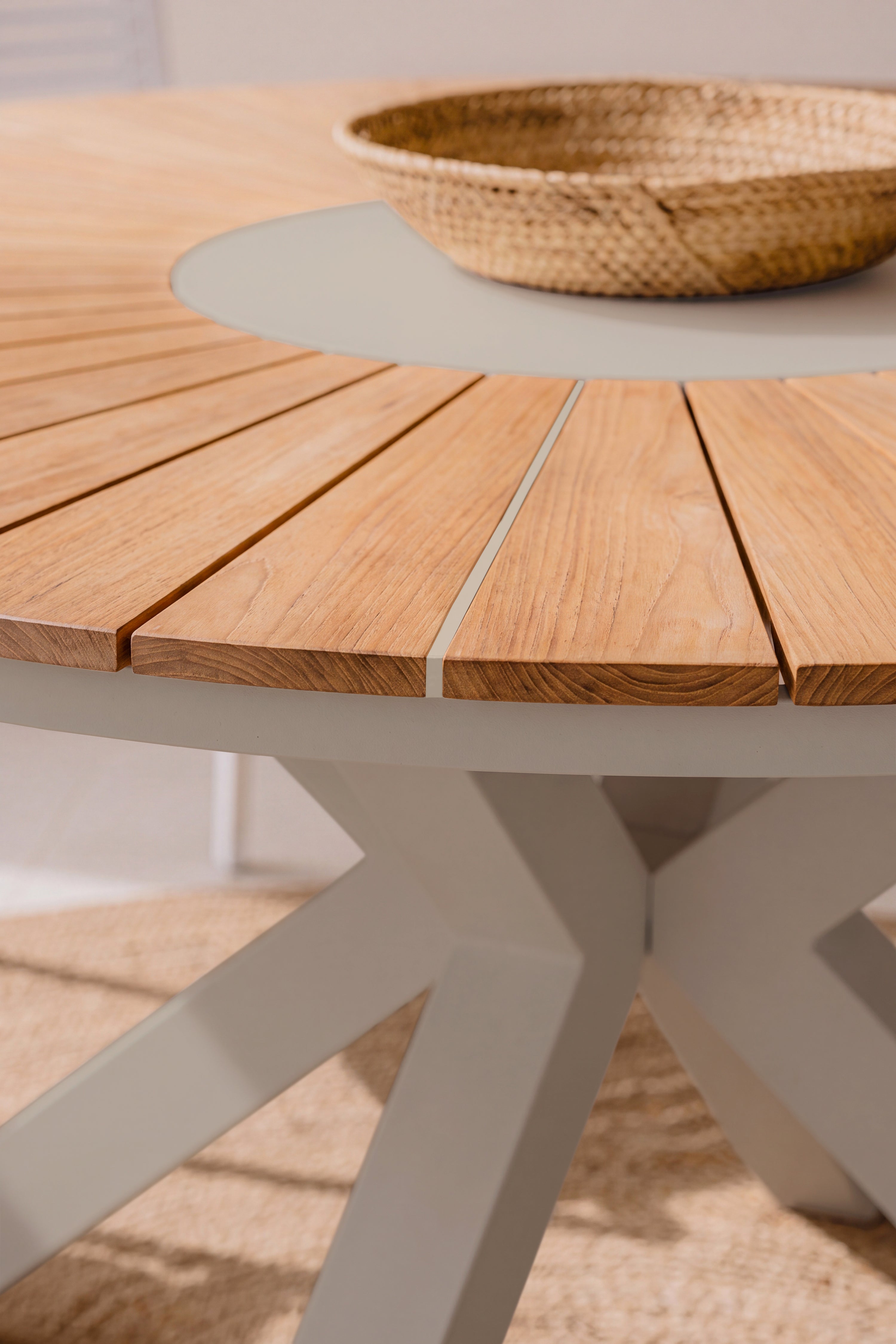 Zunanji set okrogla miza Aurora 140 cm in 6 stolov Aurora, bež in teak - gallery 4