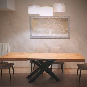 Table Extensible Emma 160(240)x90 cm, Bois rustique avec Pieds Croisés Noirs image du client 21